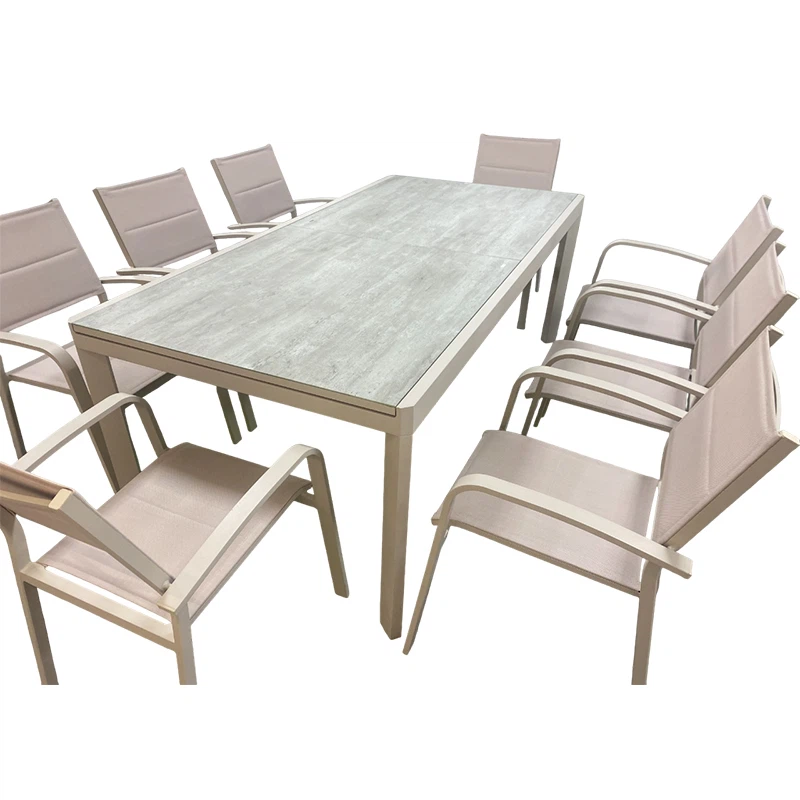 Katta kengaytiriladigan ochiq ovqatlanish stoli